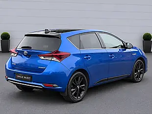 Used 2018 Toyota Auris Design Blue - Interior and Exterior details 10