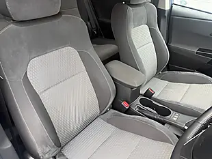 Used 2018 Toyota Auris Design Blue - Interior and Exterior details 12