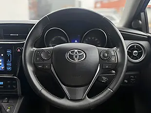 Used 2018 Toyota Auris Design Blue - Interior and Exterior details 15