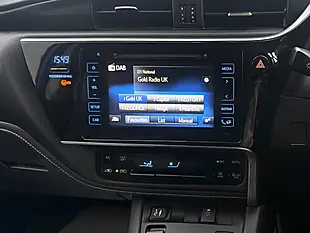 Used 2018 Toyota Auris Design Blue - Interior and Exterior details 16