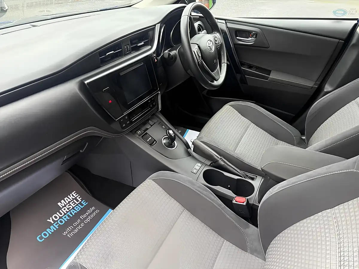 Used 2018 Toyota Auris Design Blue - Interior and Exterior details 2