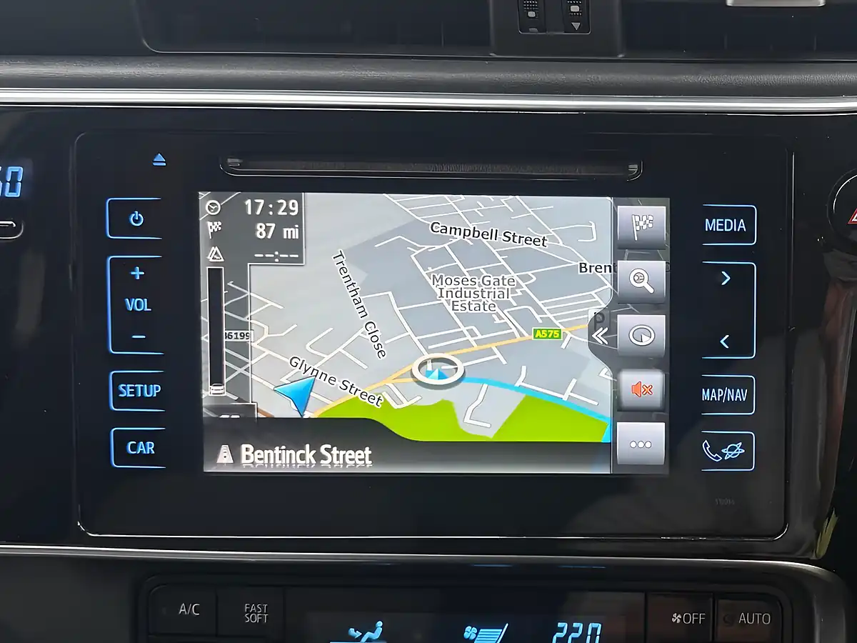 Used 2018 Toyota Auris Design Blue - Interior and Exterior details 4
