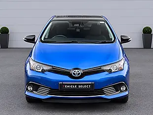 Used 2018 Toyota Auris Design Blue - Interior and Exterior details 5
