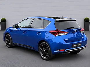 Used 2018 Toyota Auris Design Blue - Interior and Exterior details 8