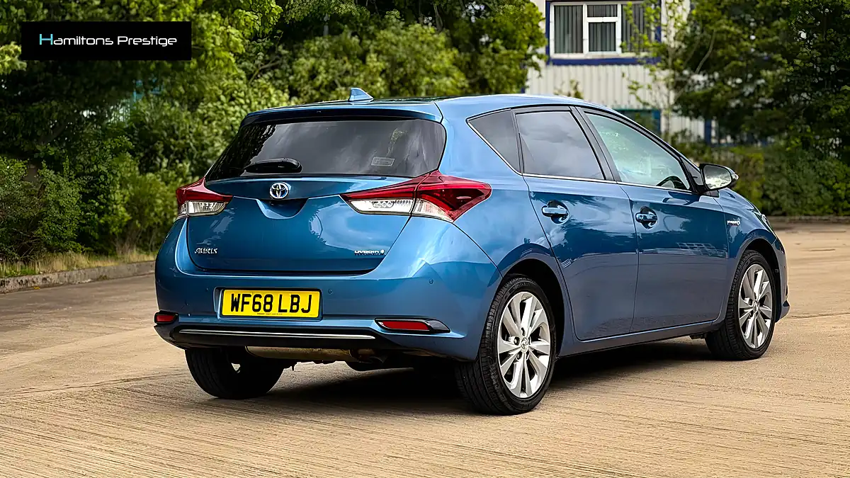 Used 2018 Toyota Auris Excel Blue - Interior and Exterior details 10