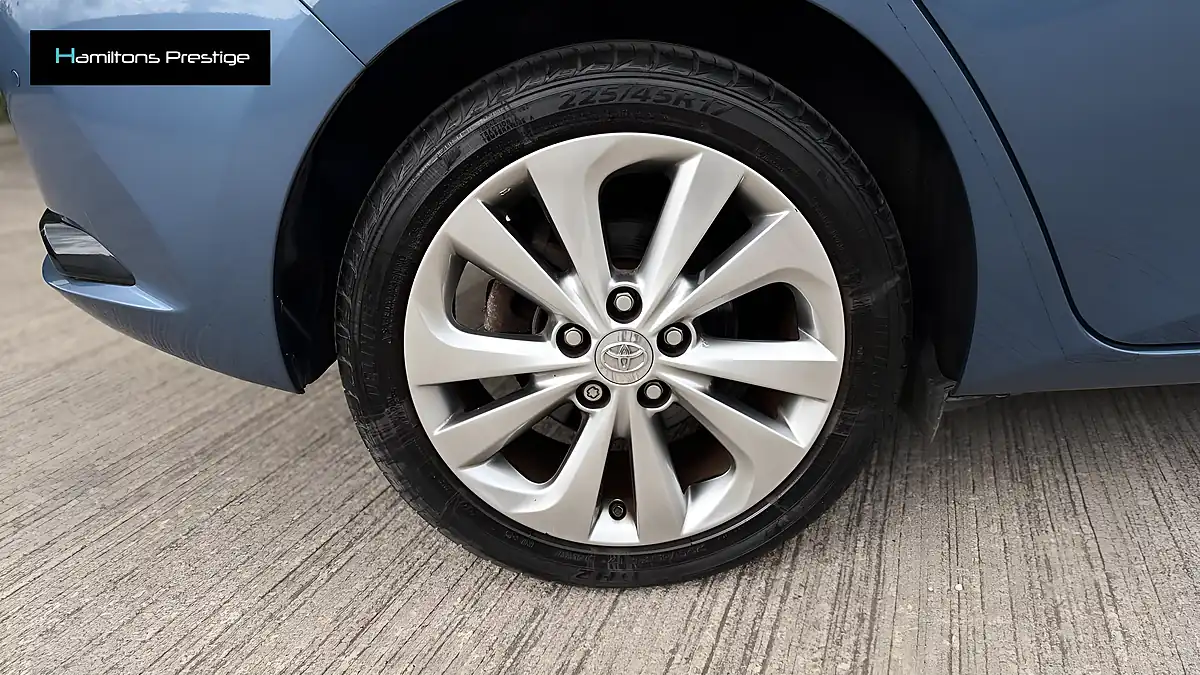 Used 2018 Toyota Auris Excel Blue - Interior and Exterior details 13