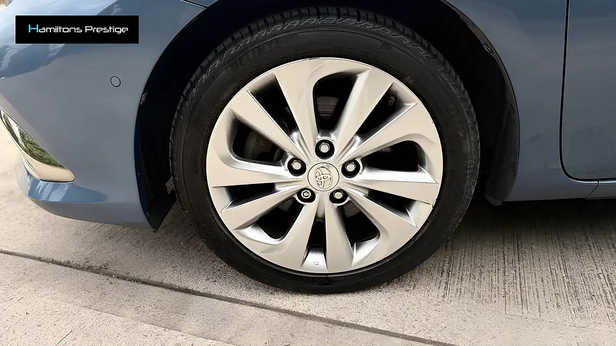 Used 2018 Toyota Auris Excel Blue - Interior and Exterior details 14