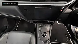 Used 2018 Toyota Auris Excel Blue - Interior and Exterior details 18