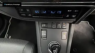 Used 2018 Toyota Auris Excel Blue - Interior and Exterior details 19