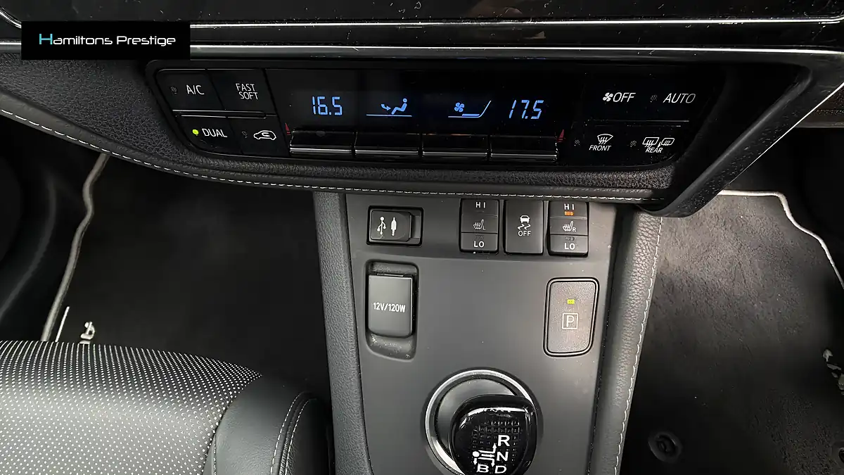 Used 2018 Toyota Auris Excel Blue - Interior and Exterior details 19