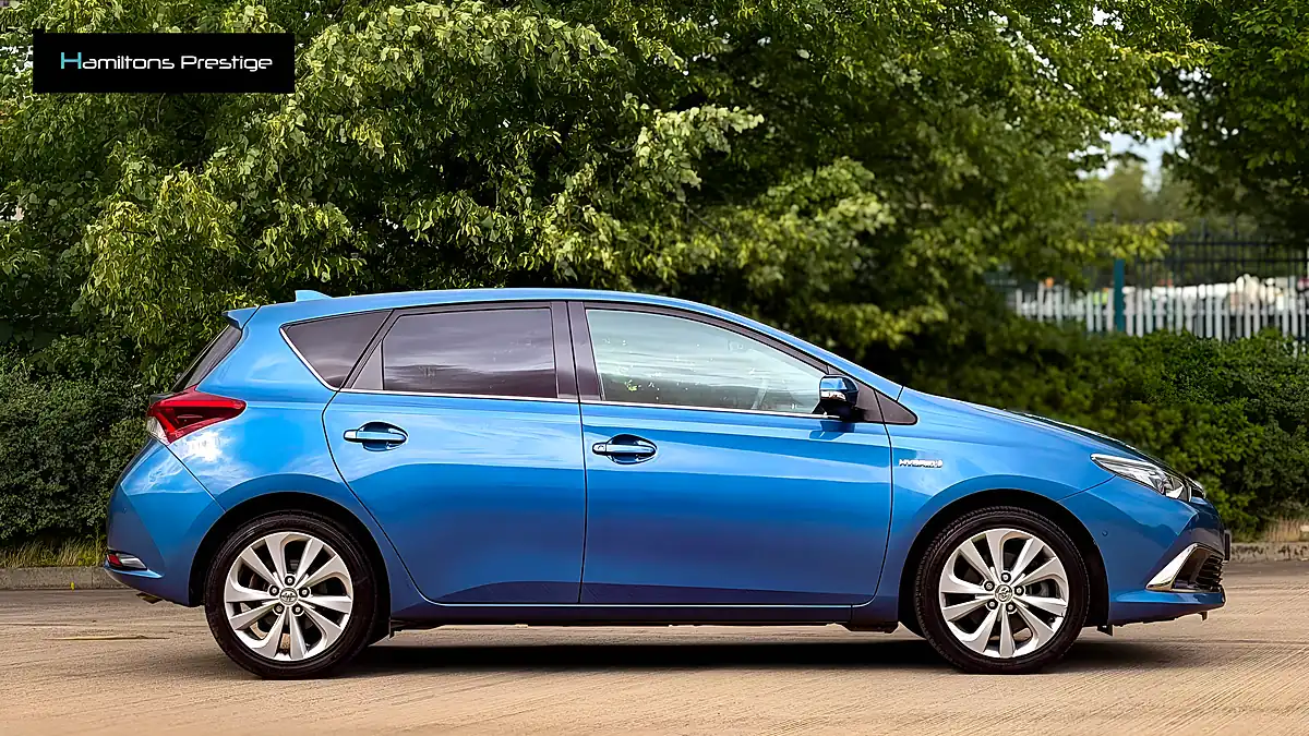 Used 2018 Toyota Auris Excel Blue - Interior and Exterior details 2