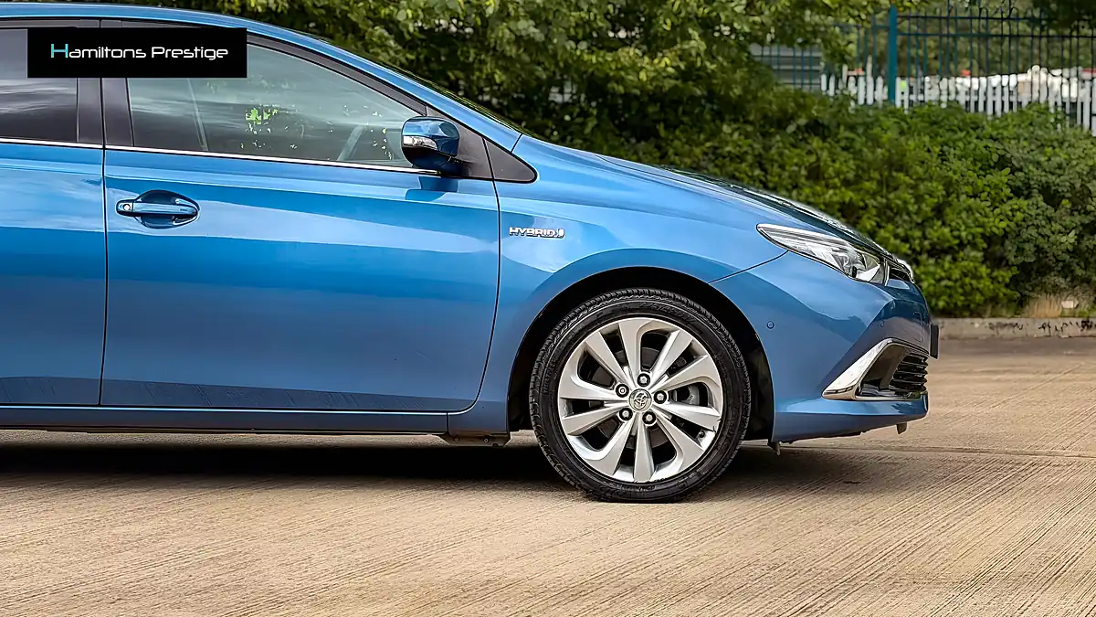 Used 2018 Toyota Auris Excel Blue - Interior and Exterior details 9