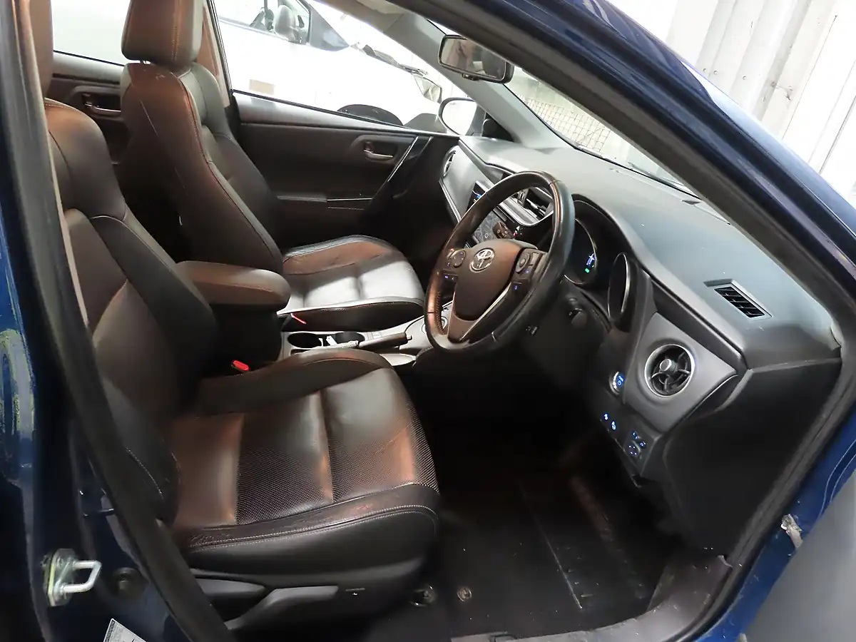 Used 2018 Toyota Auris Excel Touring Sports Orion Blue - Interior and Exterior details 9