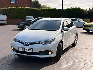 Used 2018 Toyota Auris Excel White - Interior and Exterior details 11