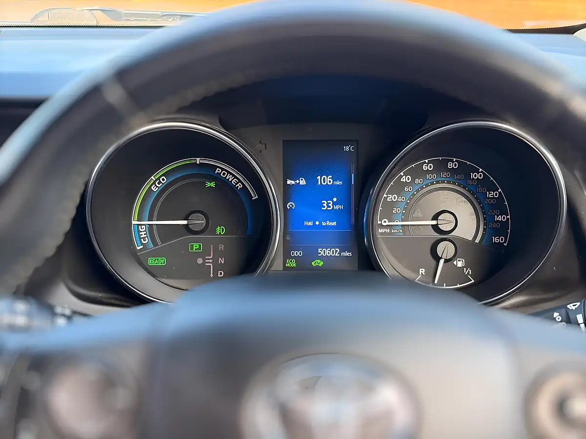 Used 2018 Toyota Auris Excel White - Interior and Exterior details 18