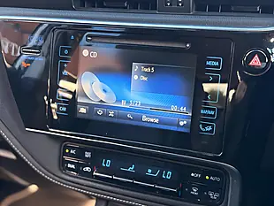 Used 2018 Toyota Auris Excel White - Interior and Exterior details 19