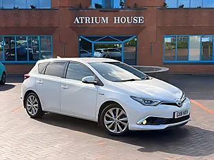 Used 2018 Toyota Auris Excel White - Interior and Exterior details 2