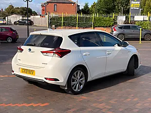 Used 2018 Toyota Auris Excel White - Interior and Exterior details 3