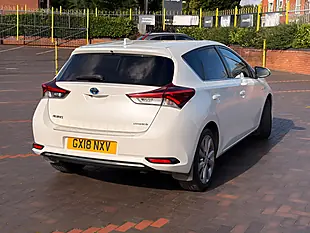 Used 2018 Toyota Auris Excel White - Interior and Exterior details 7