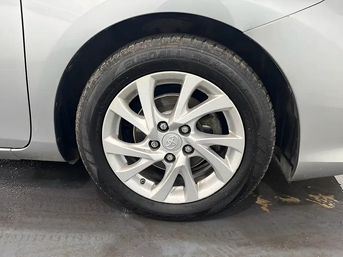 Used 2018 Toyota Auris Icon Grey - Interior and Exterior details 7