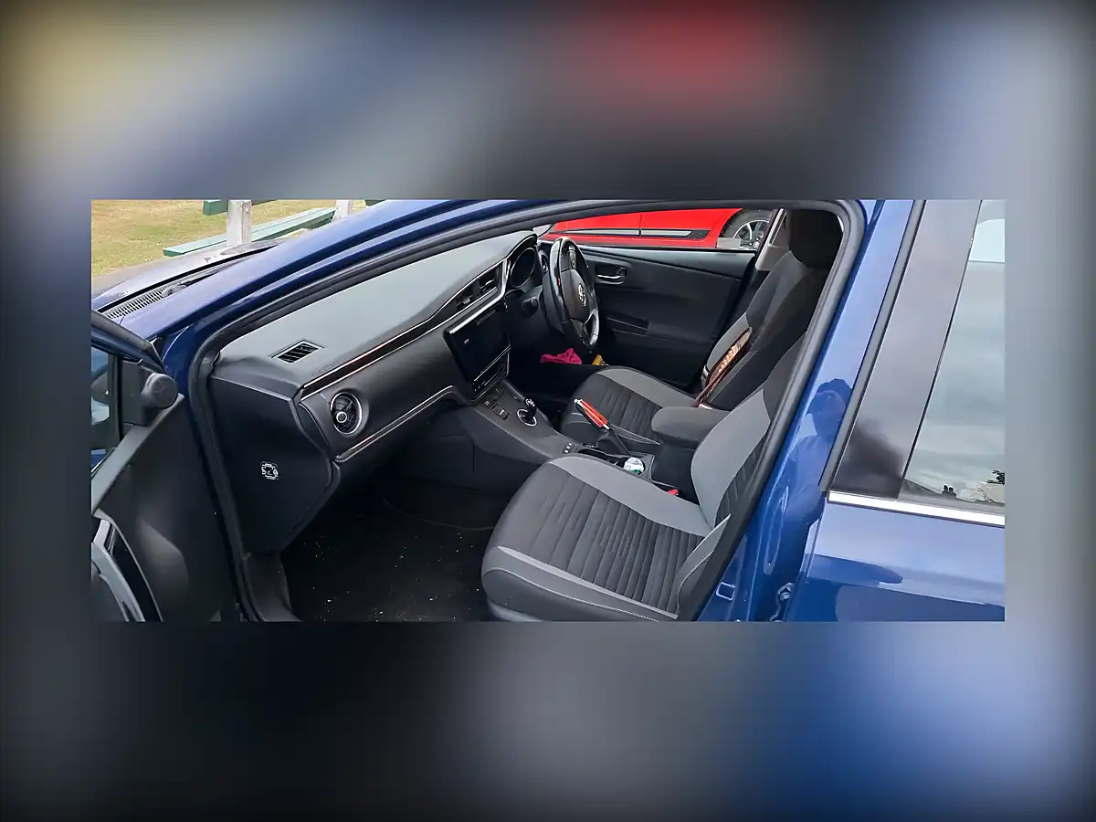 Used 2018 Toyota Auris Icon Tech Touring Sports Blue - Interior and Exterior details 12