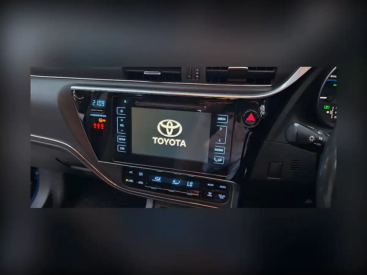 Used 2018 Toyota Auris Icon Tech Touring Sports Blue - Interior and Exterior details 13