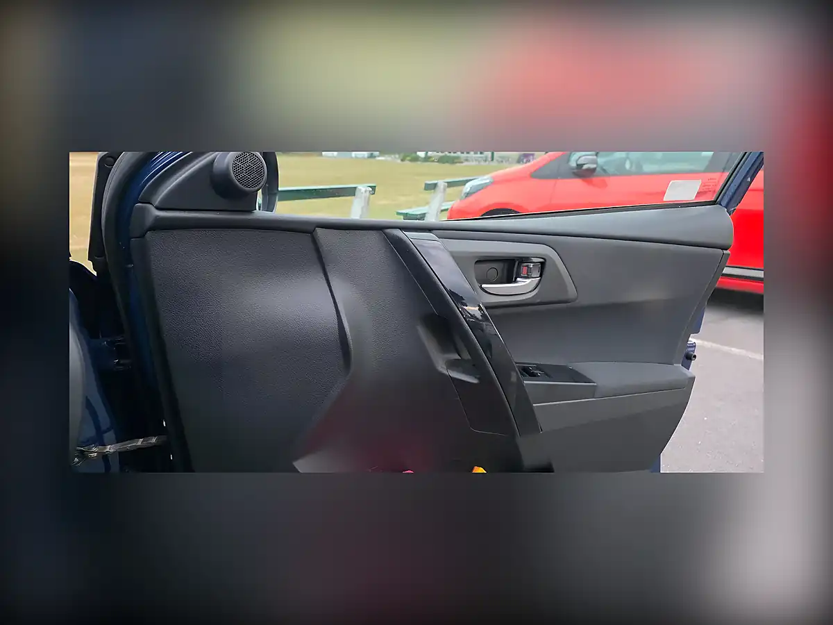 Used 2018 Toyota Auris Icon Tech Touring Sports Blue - Interior and Exterior details 15