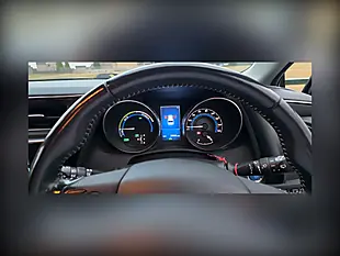 Used 2018 Toyota Auris Icon Tech Touring Sports Blue - Interior and Exterior details 16