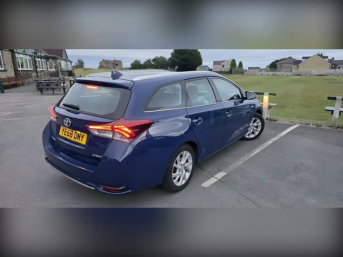 Used 2018 Toyota Auris Icon Tech Touring Sports Blue - Interior and Exterior details 2