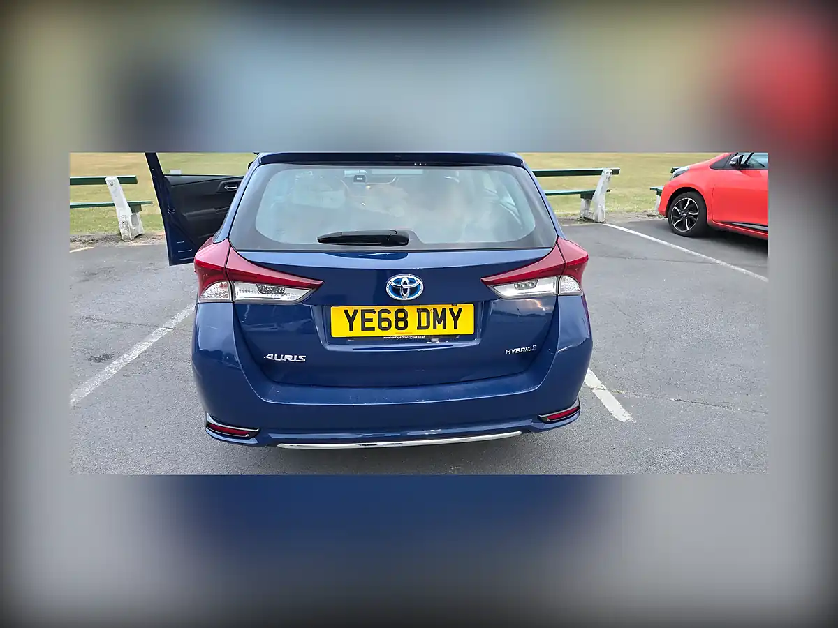 Used 2018 Toyota Auris Icon Tech Touring Sports Blue - Interior and Exterior details 4