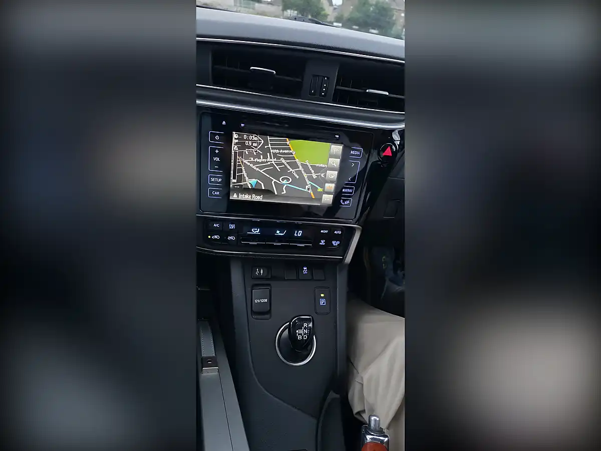 Used 2018 Toyota Auris Icon Tech Touring Sports Blue - Interior and Exterior details 6