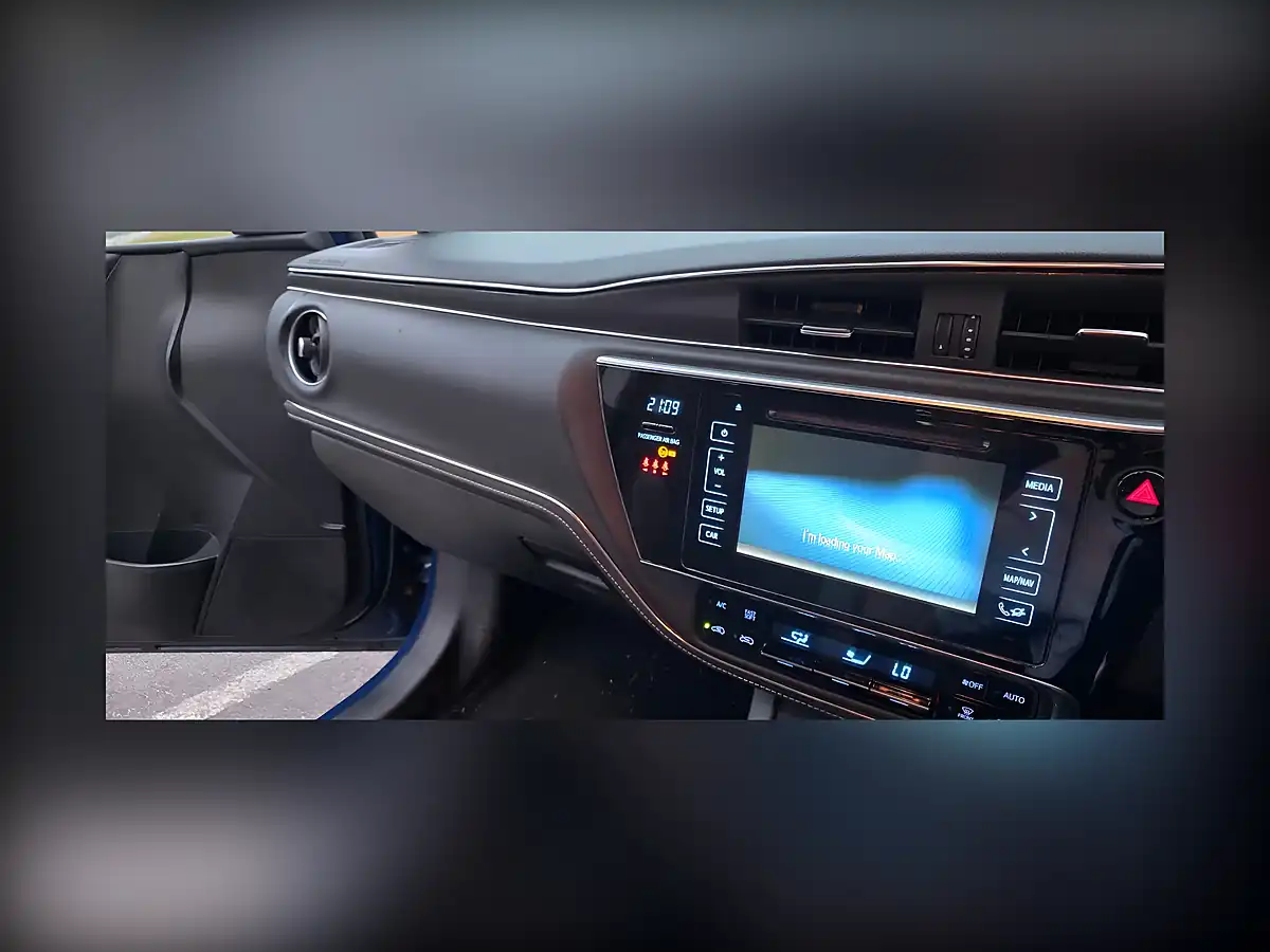 Used 2018 Toyota Auris Icon Tech Touring Sports Blue - Interior and Exterior details 8