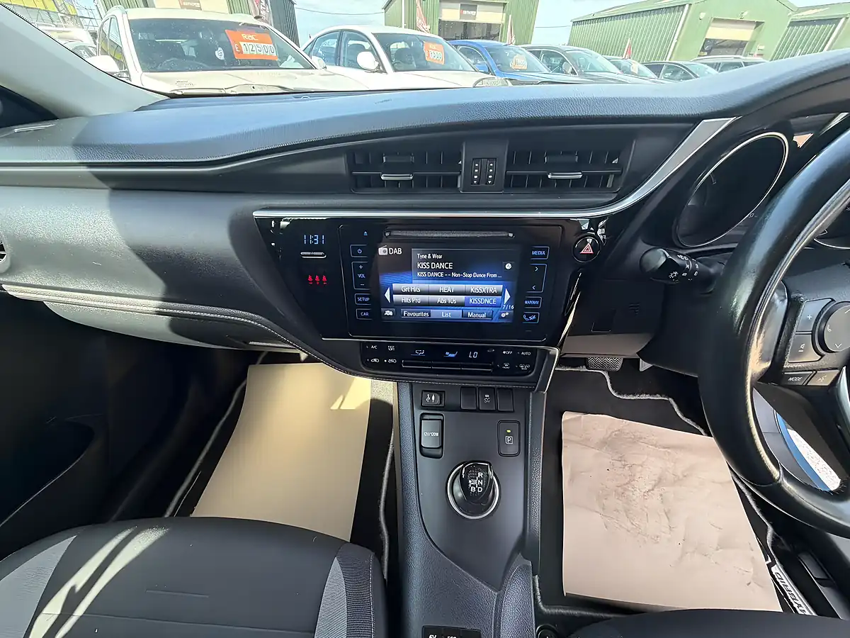 Used 2018 Toyota Auris Icon Tech Touring Sports Blue - Interior and Exterior details 11