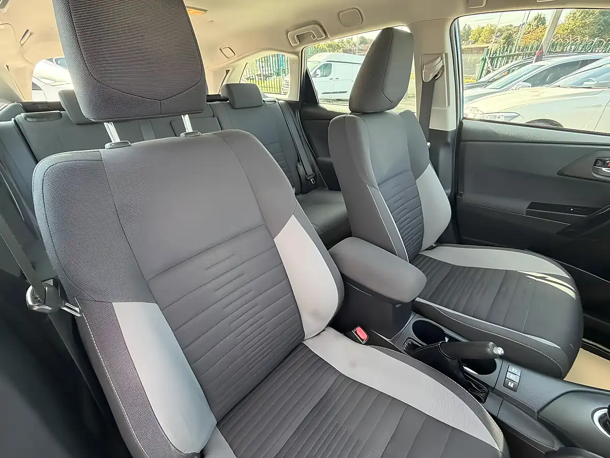 Used 2018 Toyota Auris Icon Tech Touring Sports Blue - Interior and Exterior details 13