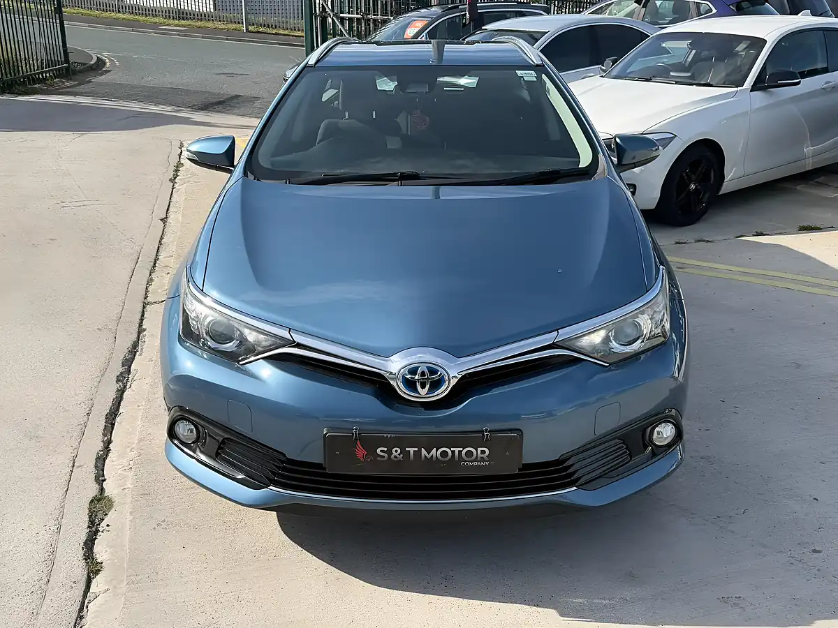Used 2018 Toyota Auris Icon Tech Touring Sports Blue - Interior and Exterior details 3