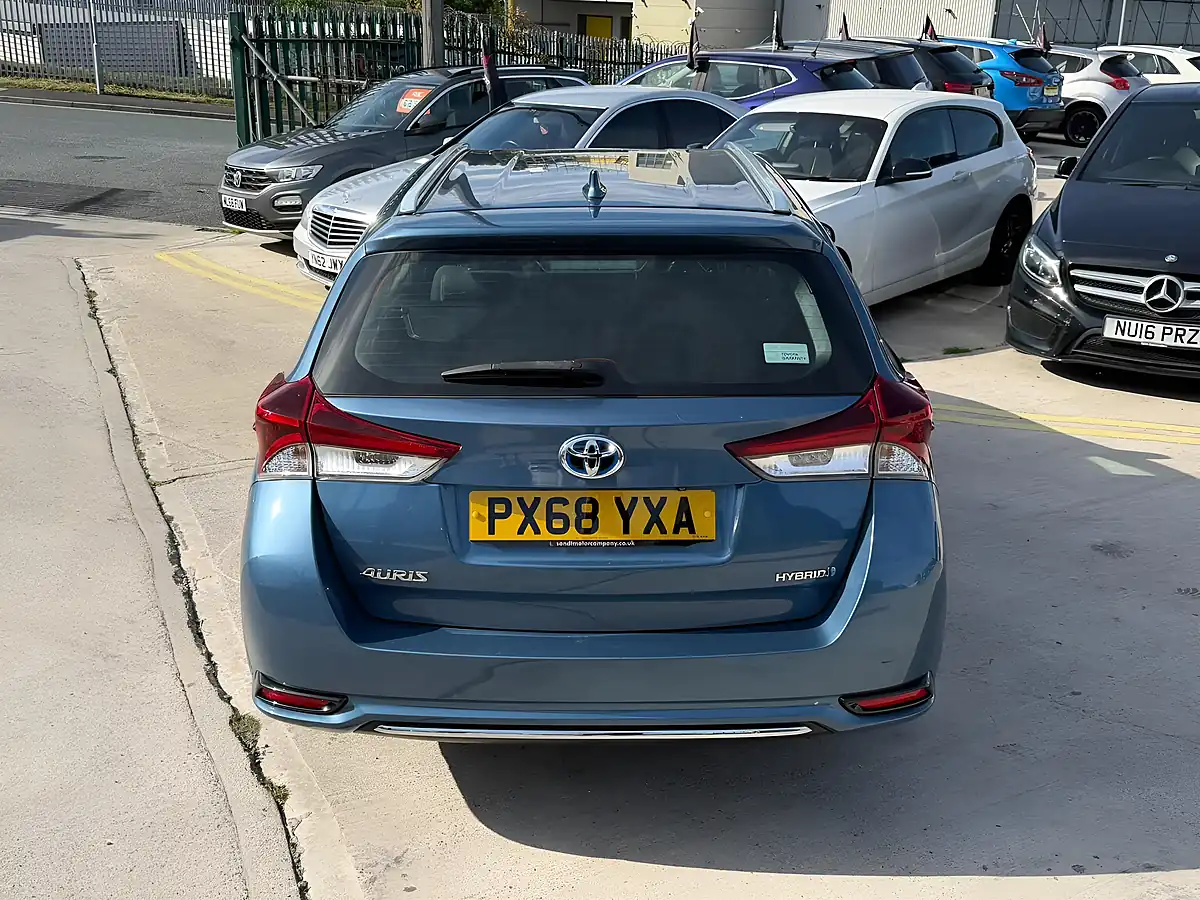 Used 2018 Toyota Auris Icon Tech Touring Sports Blue - Interior and Exterior details 9