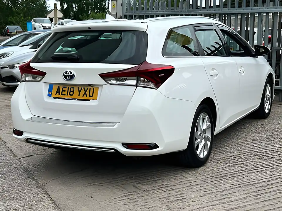Used 2018 Toyota Auris Icon Tech Touring Sports White - Interior and Exterior details 11