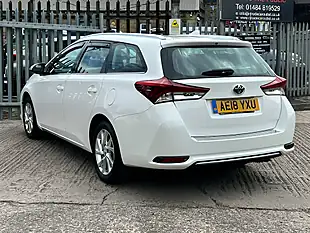 Used 2018 Toyota Auris Icon Tech Touring Sports White - Interior and Exterior details 12