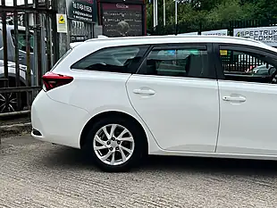 Used 2018 Toyota Auris Icon Tech Touring Sports White - Interior and Exterior details 14