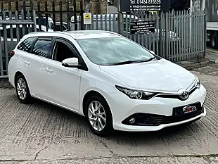 Used 2018 Toyota Auris Icon Tech Touring Sports White - Interior and Exterior details 7