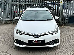 Used 2018 Toyota Auris Icon Tech Touring Sports White - Interior and Exterior details 9