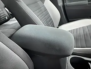 Used 2018 Toyota Auris Icon White - Interior and Exterior details 13