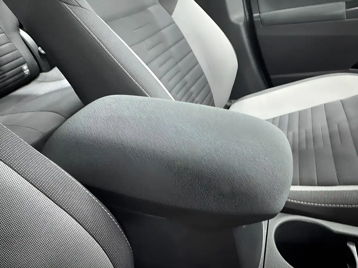 Used 2018 Toyota Auris Icon White - Interior and Exterior details 13