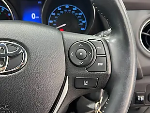 Used 2018 Toyota Auris Icon White - Interior and Exterior details 14