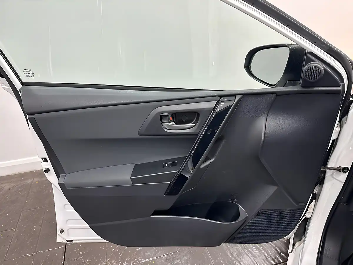 Used 2018 Toyota Auris Icon White - Interior and Exterior details 15