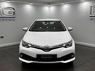 Used 2018 Toyota Auris Icon White - Interior and Exterior details 4