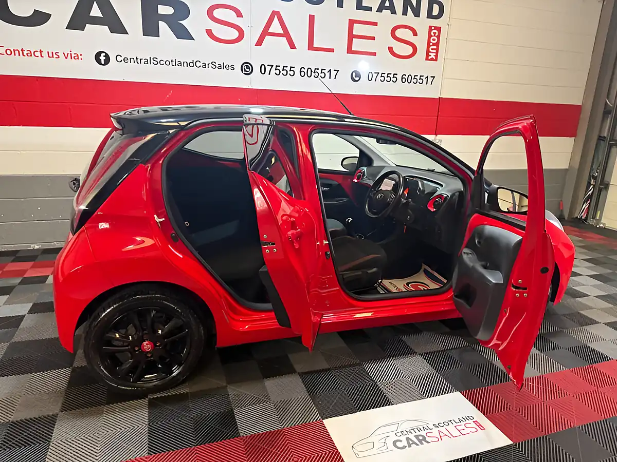 Used 2018 Toyota Aygo X-Cite 4 Red - Interior and Exterior details 4