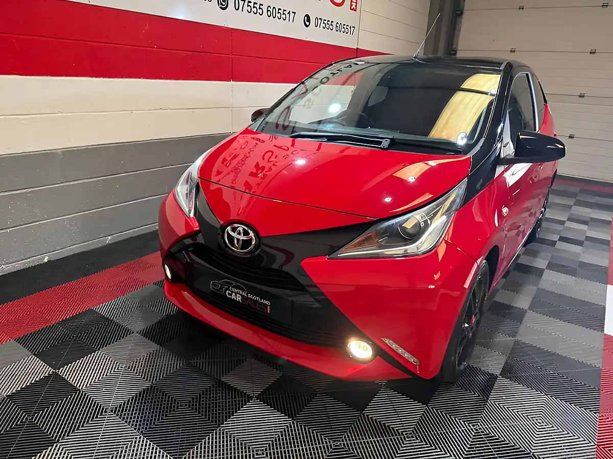 Used 2018 Toyota Aygo X-Cite 4 Red - Interior and Exterior details 6