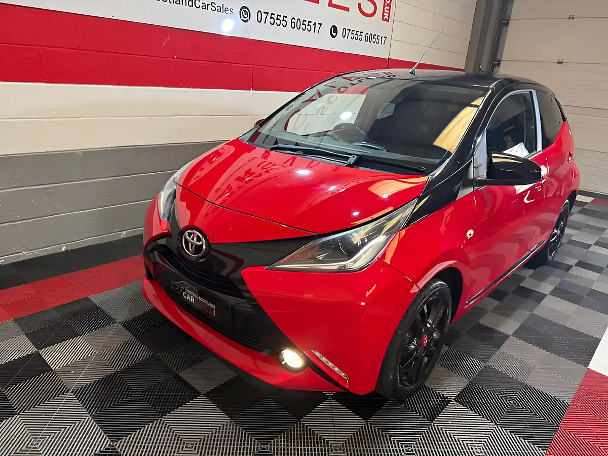 Used 2018 Toyota Aygo X-Cite 4 Red - Interior and Exterior details 7