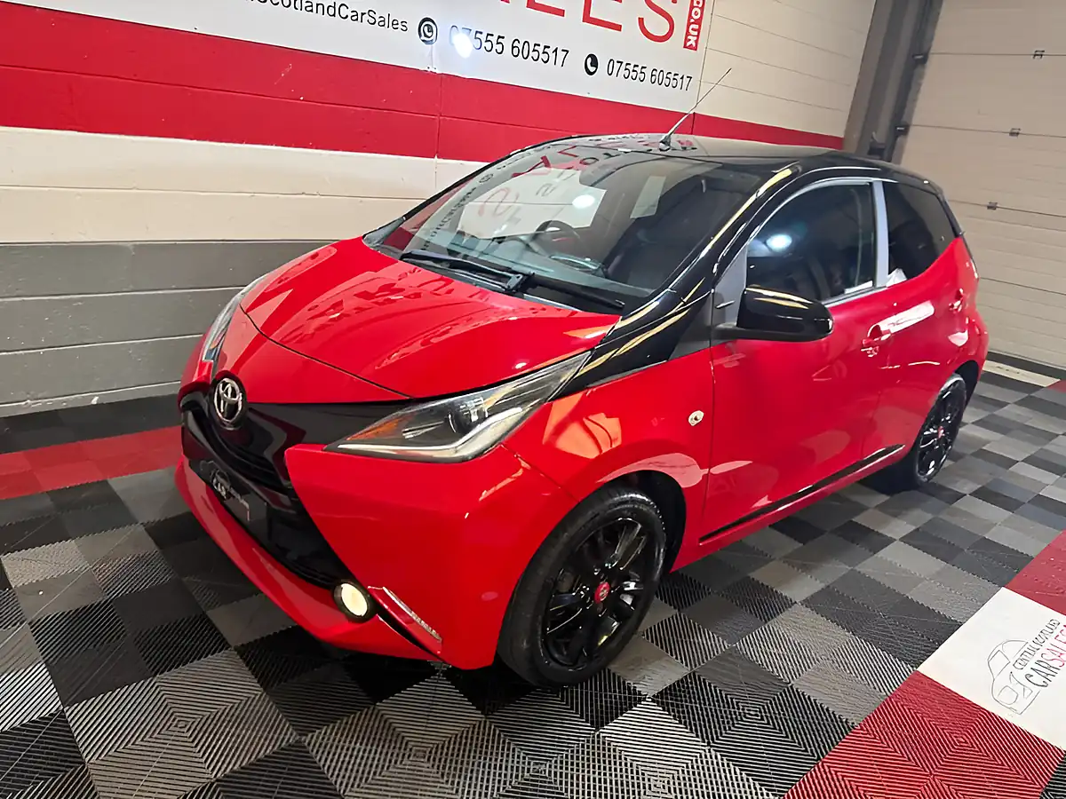 Used 2018 Toyota Aygo X-Cite 4 Red - Interior and Exterior details 8